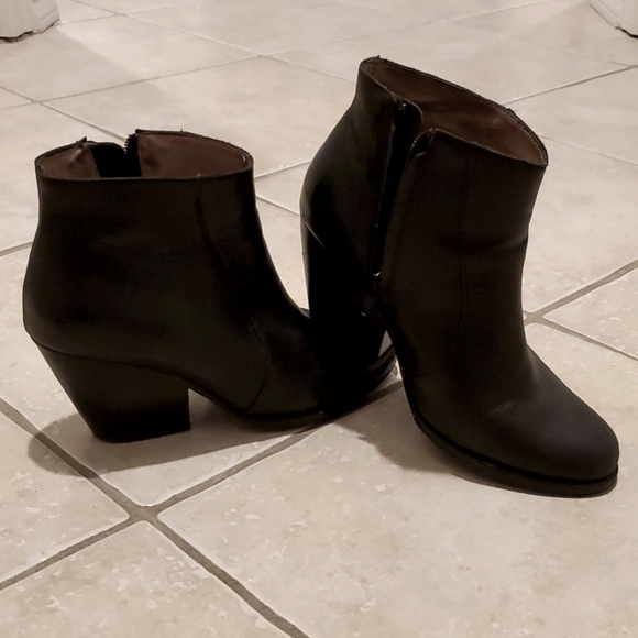 Jeffrey Campbell leather booties - Picture 1 of 2